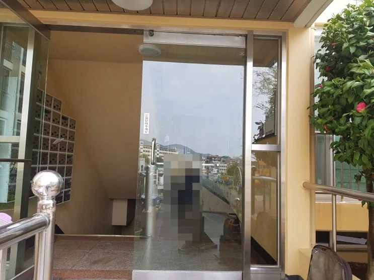 부산 부산진구 개금동 부산 개금동 아파트 유리문수리 시공 사진
