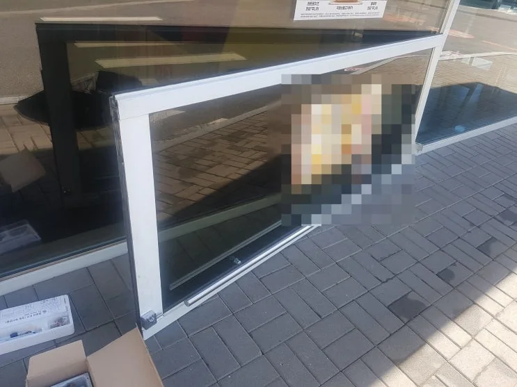 부산 기장군 정관읍 부산정관 가게 출입문수리 시공 사진