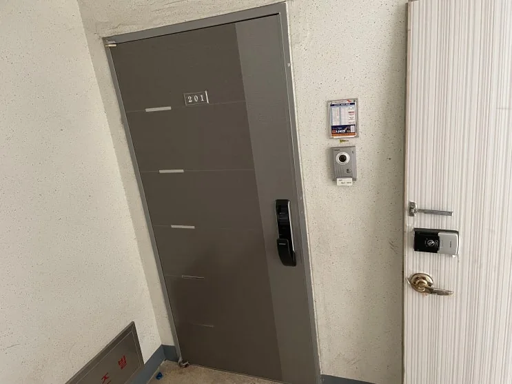 부산 부산진구 연지동 아파트현관문교체 부산진구연지동 방화문설치 시공 사진