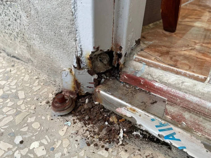 부산 부산진구 개금동 부산현관문수리 개금동 아파트방화문수리 용접 시공 사진