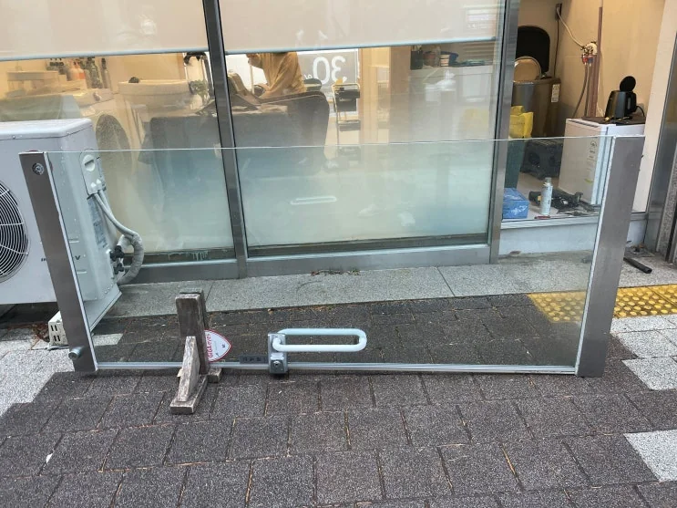 부산 부산유리문수리 철저히 체크하기 시공 사진