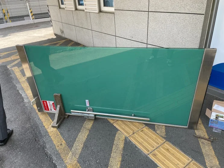 부산 영도구 부산영도문수리 강화도어 힌지교체 시공 사진