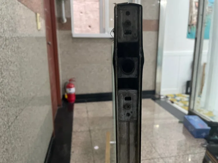 부산 사상구 괘법동 부산 사상구 괘법동 강화유리문수리 시공 사진