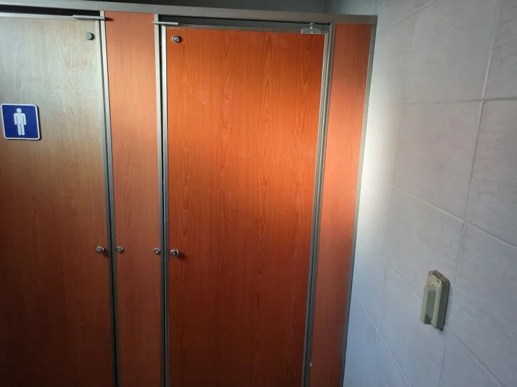 부산 기장군 부산화장실문 기장 정관 칸막이문 수리 시공 사진