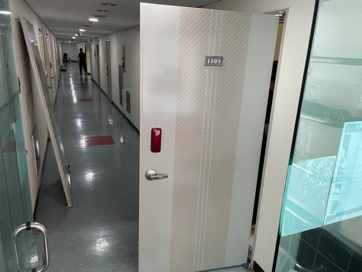 부산 부산진구 전포동 부산 서면 전포동 오피스텔 현관 방화문 교체 시공 시공 사진