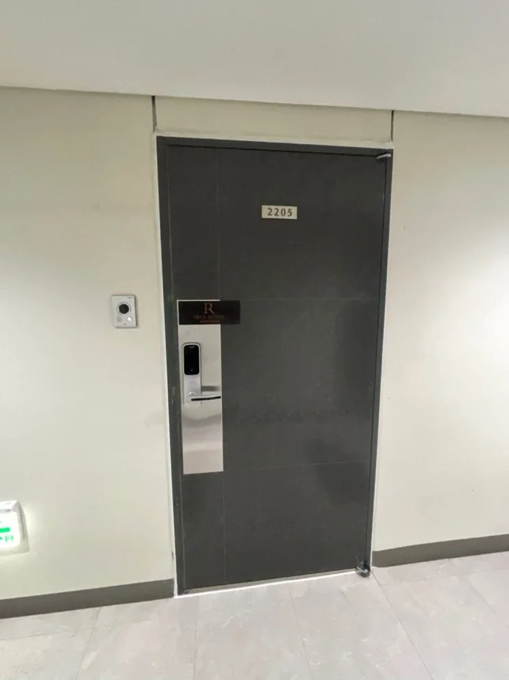 부산 부산 현관문 문짝, 문틀 교체 방화문 시공 시공 사진