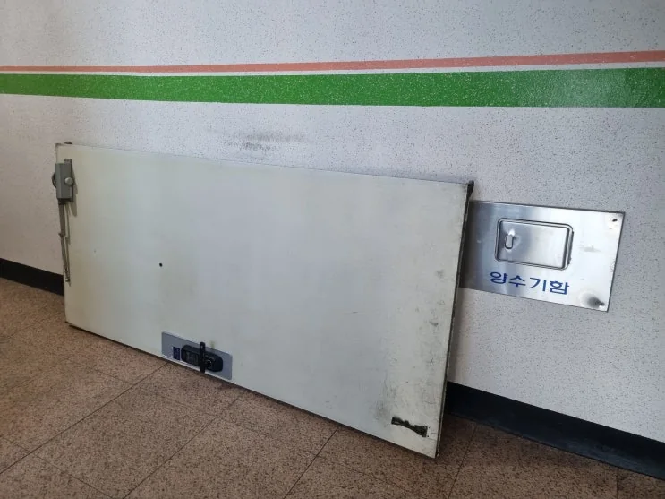 부산 부산 아파트 현관문이 문틀 옆쪽에 부딪혀서 잘 안 닫혀요 시공 사진