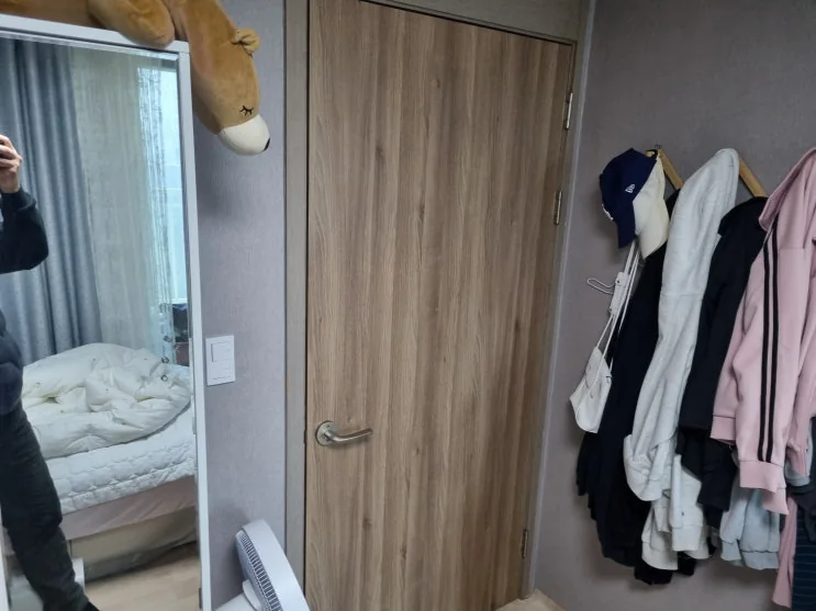 부산 북구 북구 화명동 파손된 방문짝 abs도어로 교체 하고 왔어요 시공 사진