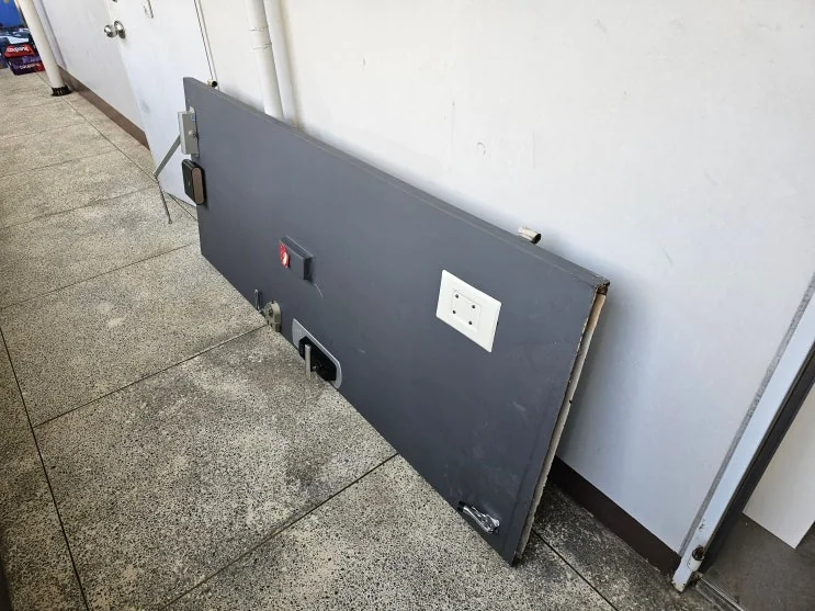 부산 동래구 사직동 부산 사직동 문수리 문틀에 부딪히는 현관문수리 시공 사진