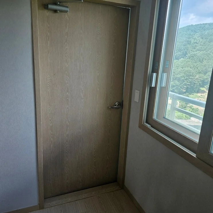 부산 북구 북구 화명동 고장난 문 수리 시공 사진
