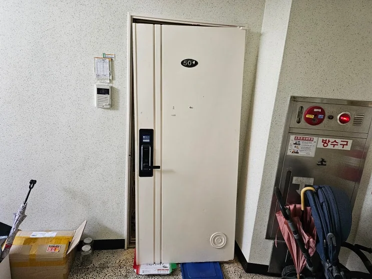 부산 사상구 학장동 학장동 현관 방화문수리 힌지용접 시공 사진