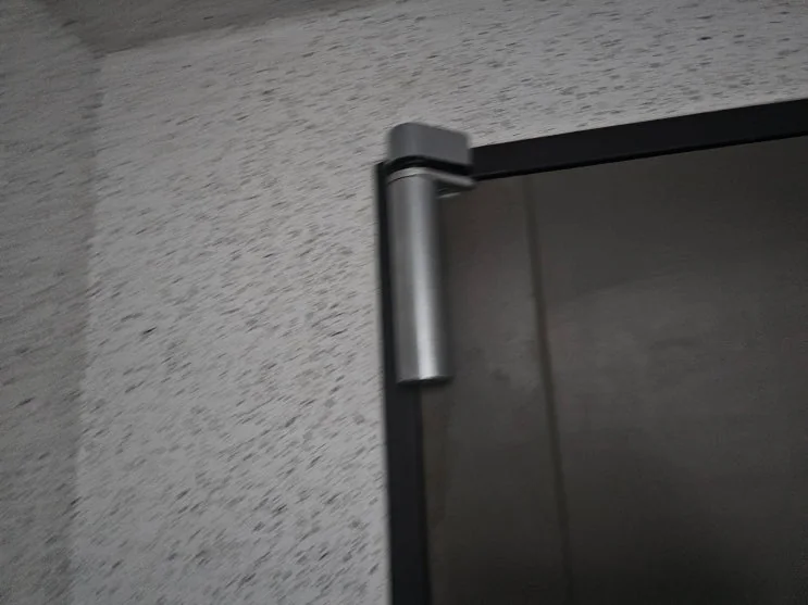 부산 쾅쾅 닫히는 현관문, 부산에서 암레스 도어클로저 교체로 해결했어요 시공 사진