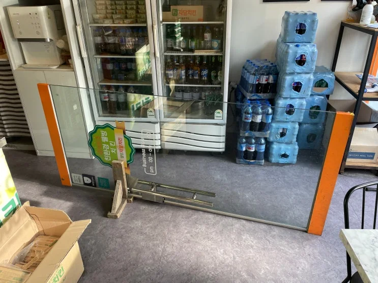 부산 부산 출입 유리문 고장 힌지교체 후 부드럽게 닫혀요 시공 사진